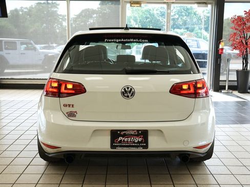 Used 2017 Volkswagen GTI SE FWD image 15