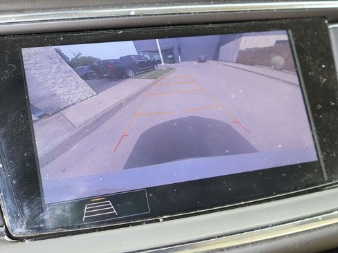 Used 2021 Buick Enclave Premium w/ Sun and Sites Package image 9