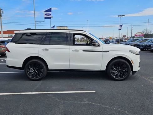 New 2025 Lincoln Navigator Reserve w/ Jet Appearance Package image 9