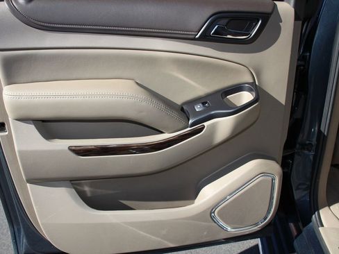 Used 2020 GMC Yukon XL SLT w/ Premium Edition image 20