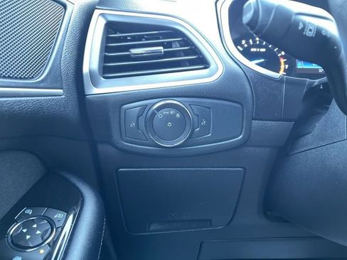 Used 2018 Ford Edge SEL w/ Ford Safe & Smart Package image 18