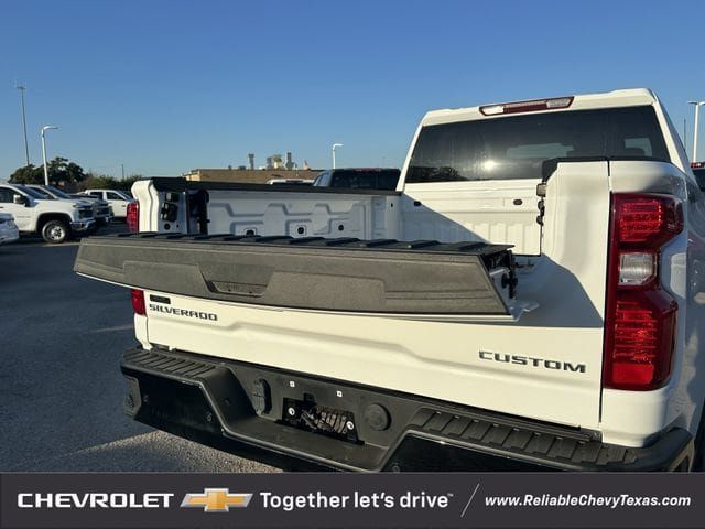 Used 2024 Chevrolet Silverado 2500 Custom w/ Custom Value Package AWD/4WD image 31
