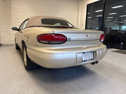 Used 1998 Chrysler Sebring JXI FWD image 18
