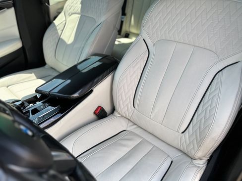 Used 2019 BMW M550i xDrive AWD/4WD image 22
