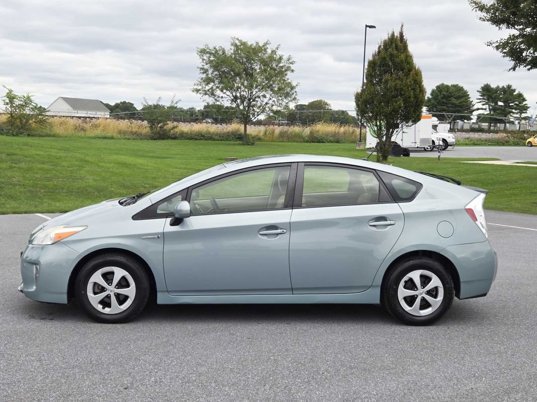 Used 2013 Toyota Prius Two FWD image 5