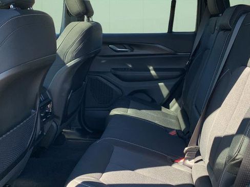 New 2025 Jeep Grand Cherokee Laredo X image 21