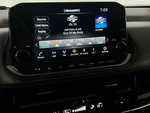 Used 2023 Nissan Rogue SL w/ SL Premium Package image 18