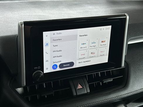 Used 2025 Toyota RAV4 XLE FWD image 16