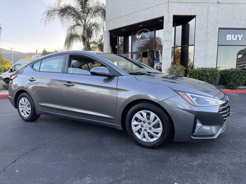Used 2019 Hyundai Elantra SE image 12