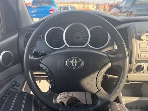 Used 2011 Toyota Tacoma 4x4 Double Cab image 19