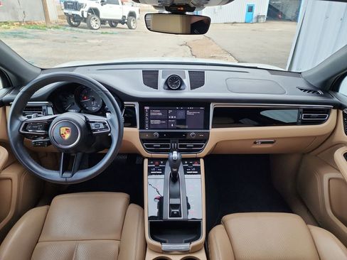 Used 2022 Porsche Macan image 16