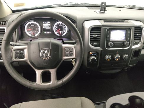 Used 2022 RAM 1500 Classic SLT RWD image 22