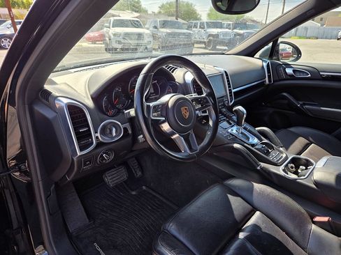 Used 2018 Porsche Cayenne Platinum Edition AWD/4WD image 8