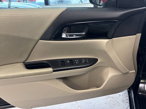 Used 2016 Honda Accord LX image 19