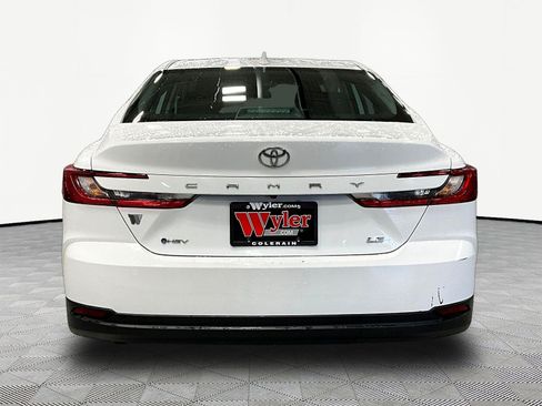 Used 2025 Toyota Camry LE FWD image 5