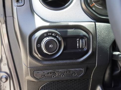 Used 2024 Jeep Wrangler Unlimited Sport AWD/4WD image 20