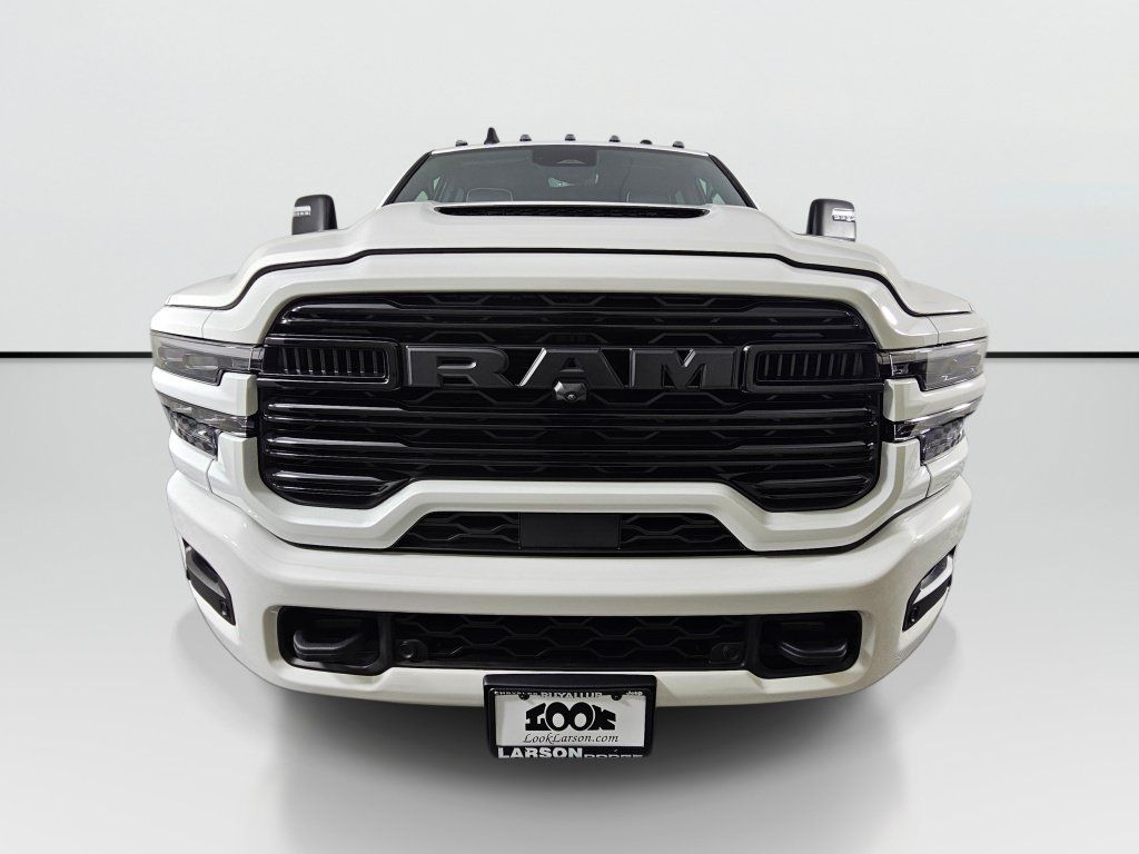 New 2026 RAM 3500 Laramie AWD/4WD image 10