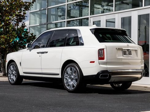 Certified 2023 Rolls-Royce Cullinan AWD/4WD image 10