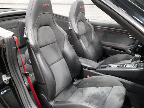 Used 2019 Porsche 911 Carrera 4 GTS image 38