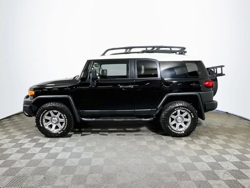 Used 2014 Toyota FJ Cruiser 4WD w/ Convenience Package image 4