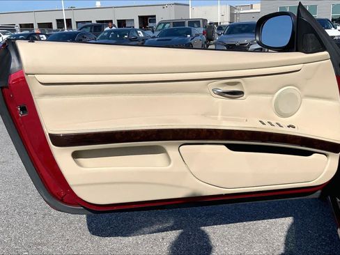 Used 2013 BMW 328i Convertible image 21