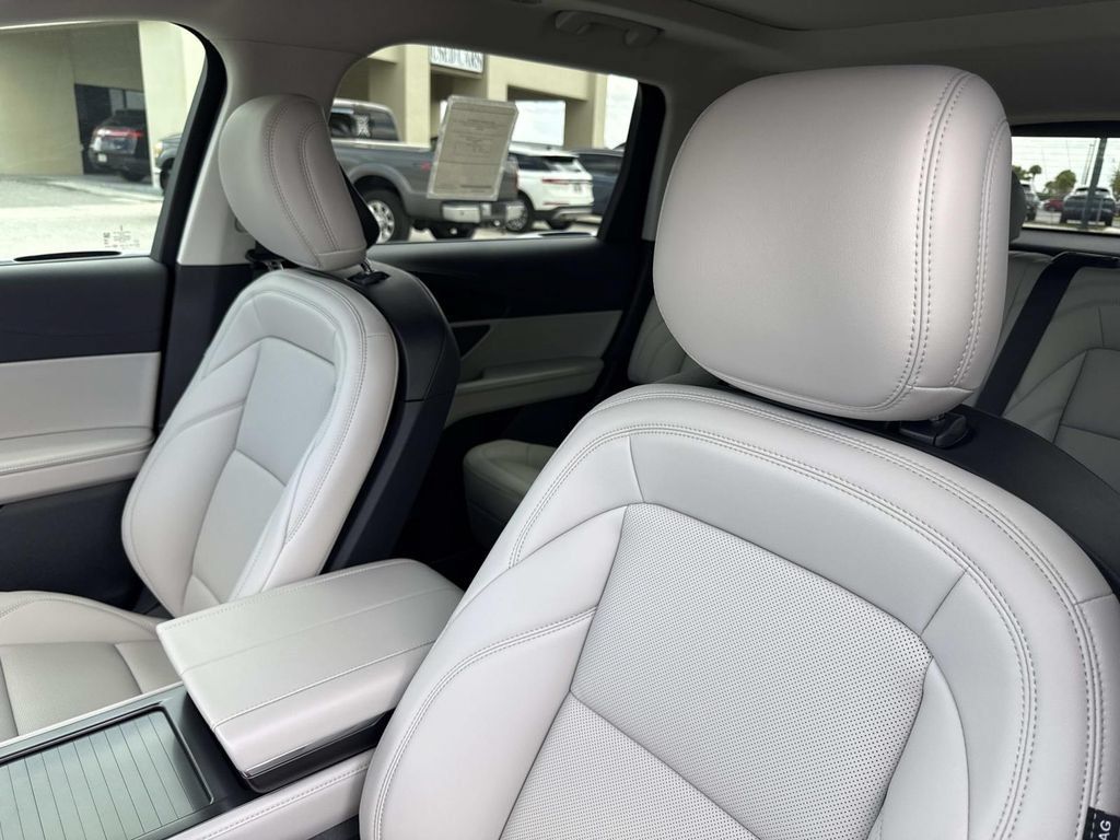 New 2026 Lincoln Nautilus Premier w/ Equipment Group 102A AWD/4WD image 21