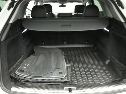 Used 2018 Audi Q5 Prestige w/ Prestige Package image 26