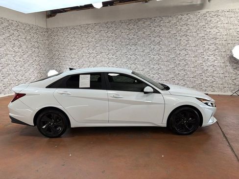 Used 2021 Hyundai Elantra SEL w/ Convenience Package FWD image 8