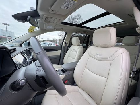 Used 2023 Cadillac XT6 Premium Luxury image 26