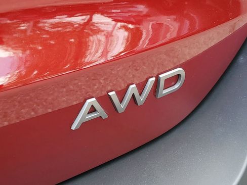 Used 2025 Nissan Kicks SV AWD/4WD image 6