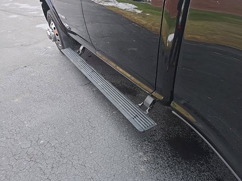 Used 2024 RAM 3500 Limited w/ Safety Group image 22