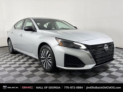 Used 2025 Nissan Altima 2.5 SV FWD image 1