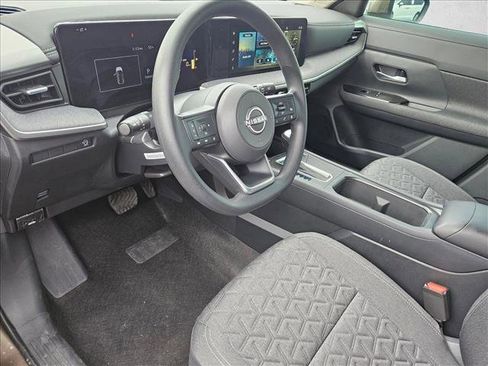 Used 2025 Nissan Kicks SV image 10