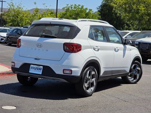 New 2025 Hyundai Venue SEL image 7