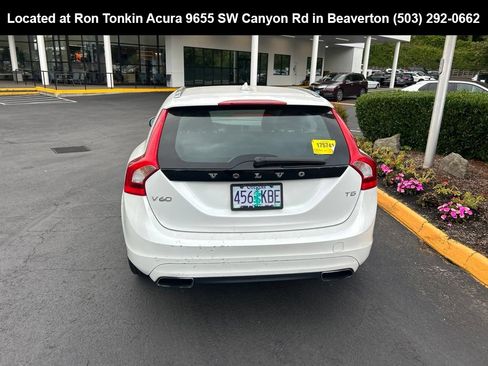 Used 2016 Volvo V60 T5 Premier FWD image 4