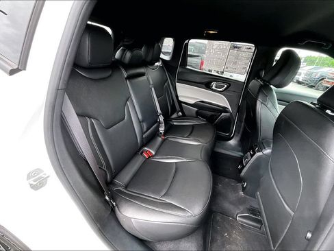 Used 2025 Jeep Compass Limited AWD/4WD image 27