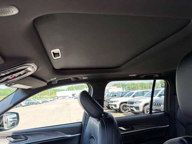 New 2026 Jeep Grand Cherokee Altitude AWD/4WD image 16