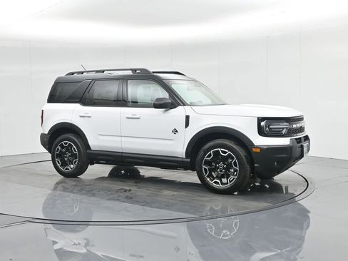 New 2025 Ford Bronco Sport Outer Banks image 9