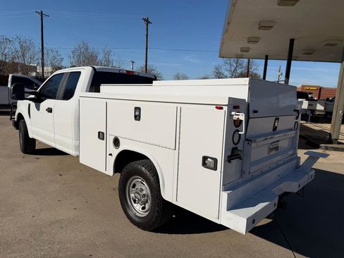 Used 2017 Ford F250 XL w/ XL Value Package image 3