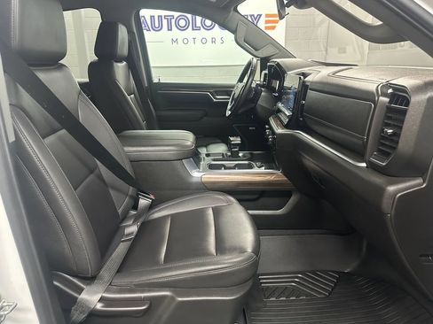 Used 2025 Chevrolet Silverado 1500 RST AWD/4WD image 20