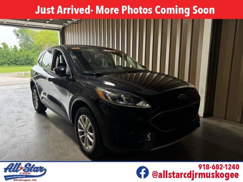 Used 2021 Ford Escape SE AWD/4WD image 1