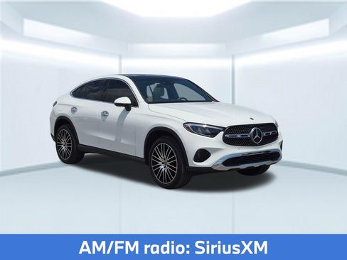 Used 2024 Mercedes-Benz GLC 300 4MATIC image 9