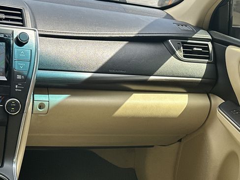 Used 2014 Toyota Camry SE FWD image 25
