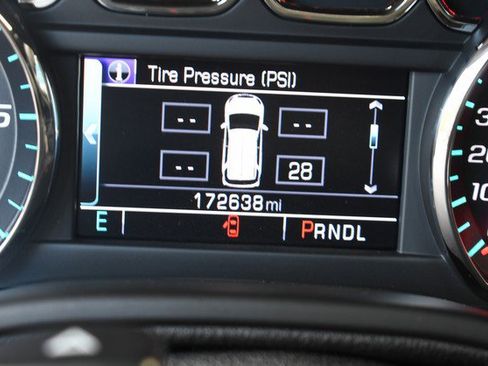 Used 2018 Chevrolet Suburban Premier image 35