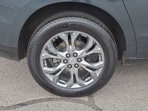 Certified 2019 Buick Enclave Avenir w/ Avenir Technology Package AWD/4WD image 7