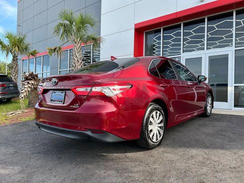 Used 2019 Toyota Camry LE image 4