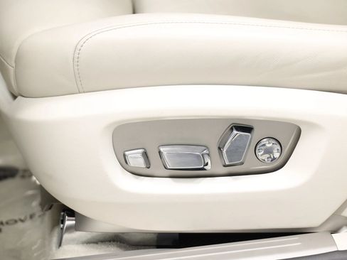 Used 2017 Rolls-Royce Ghost RWD image 17