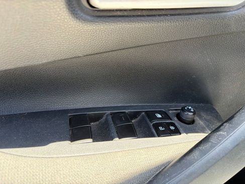 Used 2021 Toyota Corolla LE FWD image 7