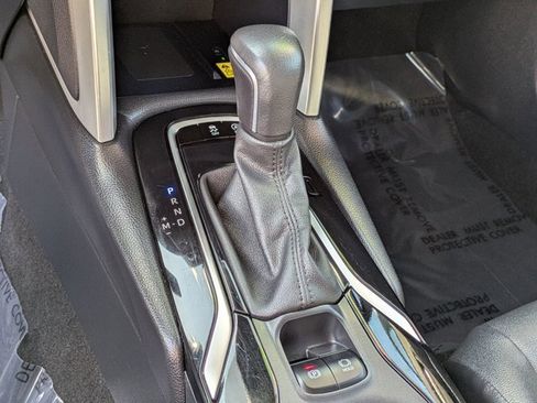 Used 2023 Toyota Corolla Cross XLE image 20