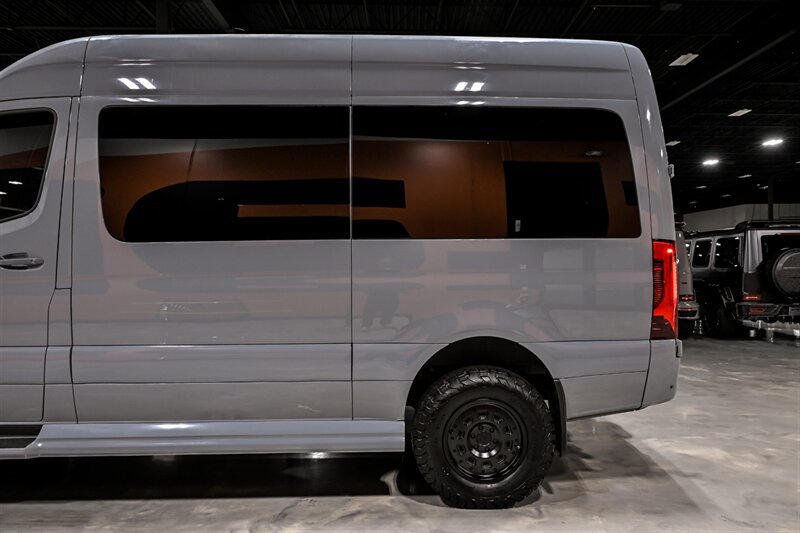 Used 2023 Mercedes-Benz Sprinter 2500 image 9